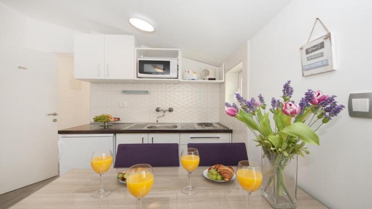 Apartments Angela Baška Voda Δωμάτιο φωτογραφία